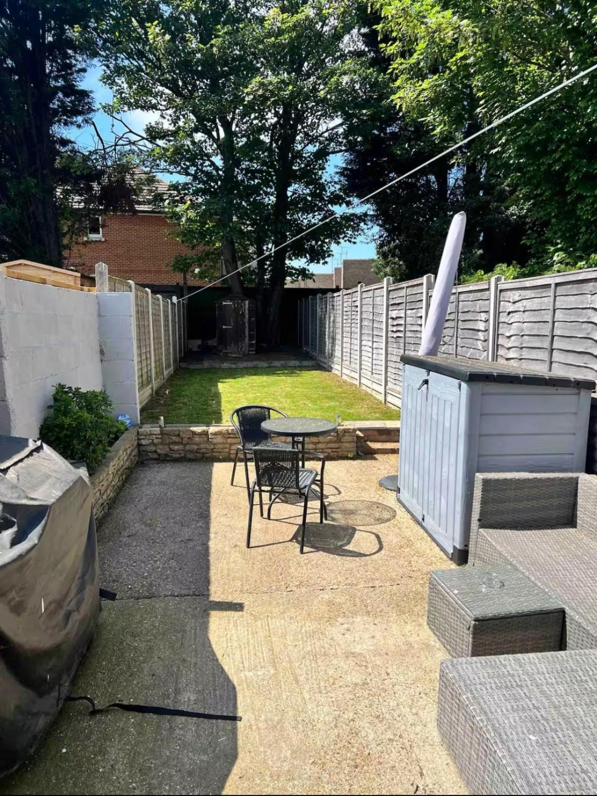 Modern 2 Bed House In Rainham, Kent - Central Location Rainham  Kültér fotó